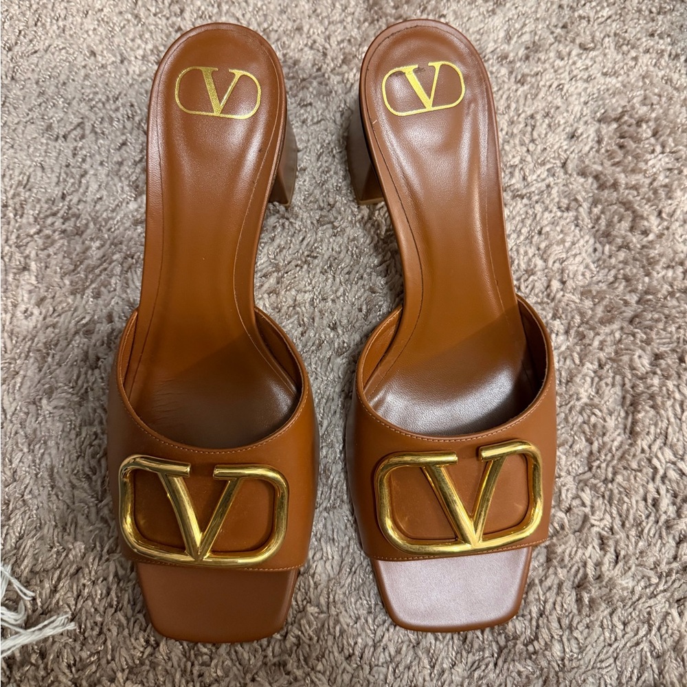 Valentino V Logo block heel